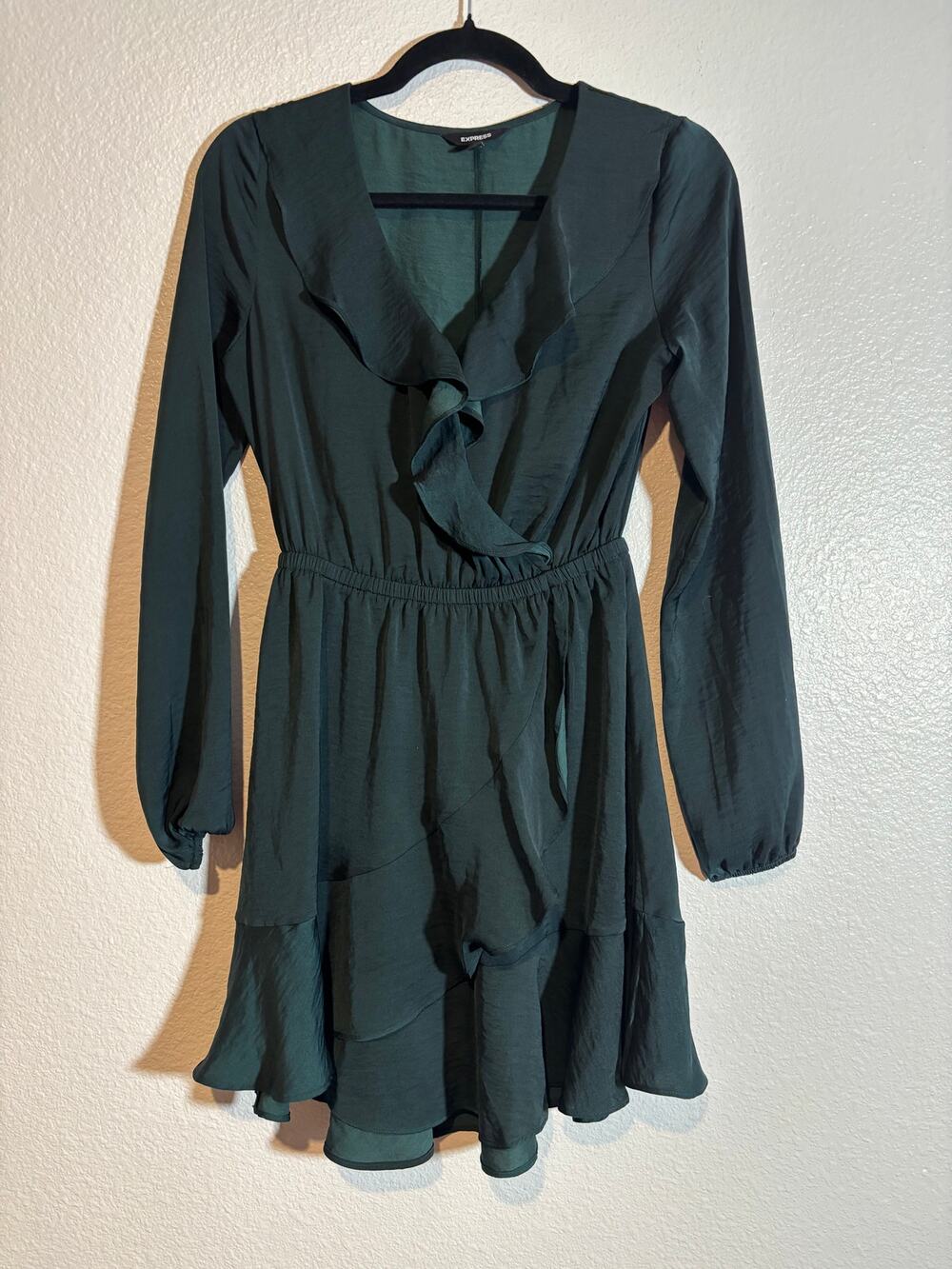 Express Womens Size XS Faux Wrap V-Neck Long Sleeve Fit & Flare Dress Green Mini
